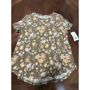 Wonderly Studio Crew Neck Medium Short Sleeves Green with Flowers Retail $32.50